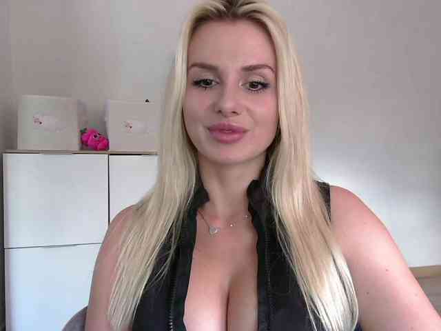 CorneliaSweet webcam
