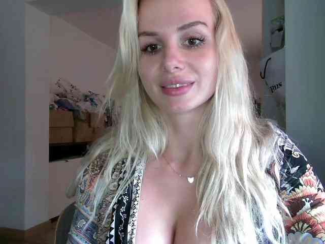 CorneliaSweet webcam