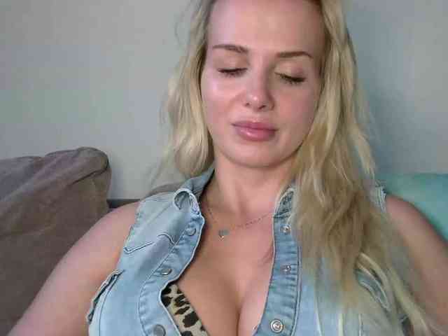 CorneliaSweet webcam