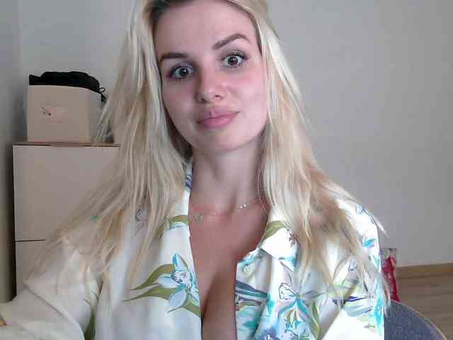 CorneliaSweet webcam
