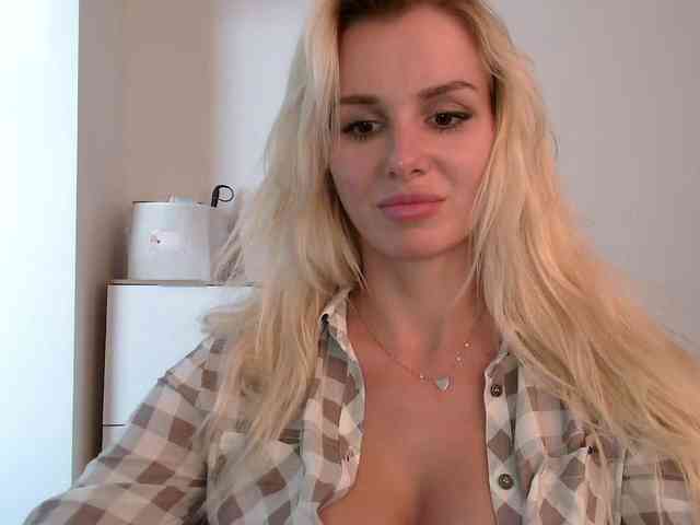 CorneliaSweet webcam
