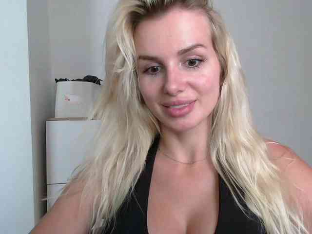 CorneliaSweet webcam