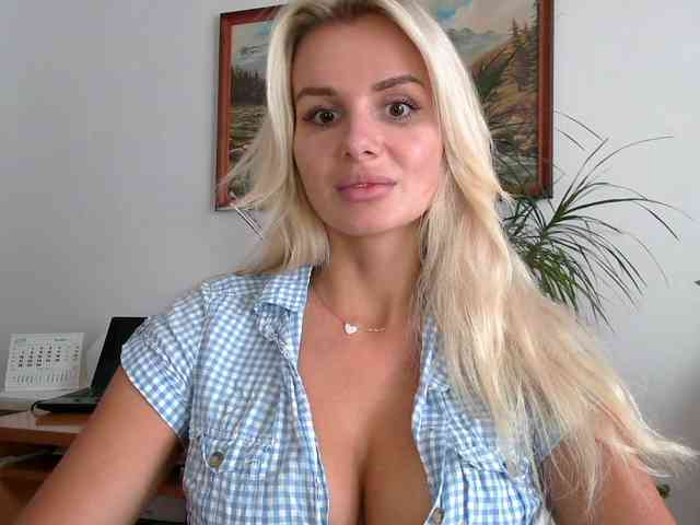 CorneliaSweet webcam