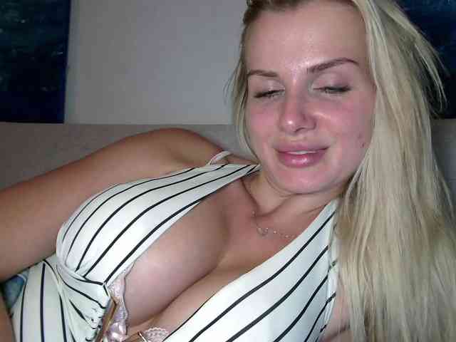 CorneliaSweet webcam