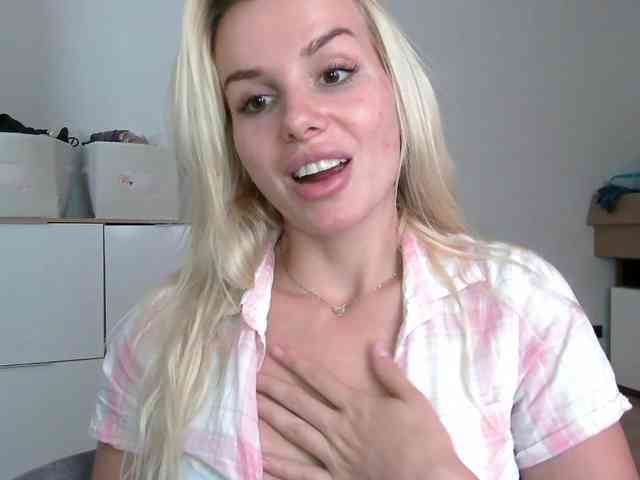 CorneliaSweet webcam