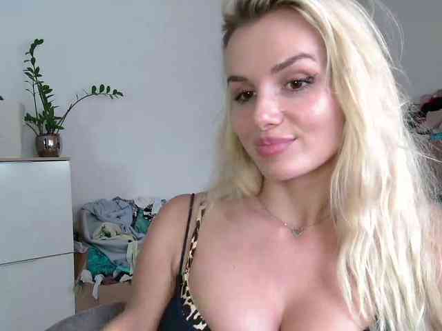 CorneliaSweet webcam