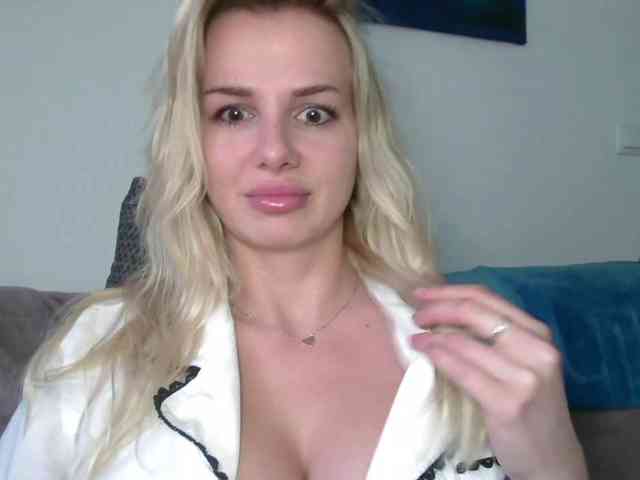 CorneliaSweet webcam