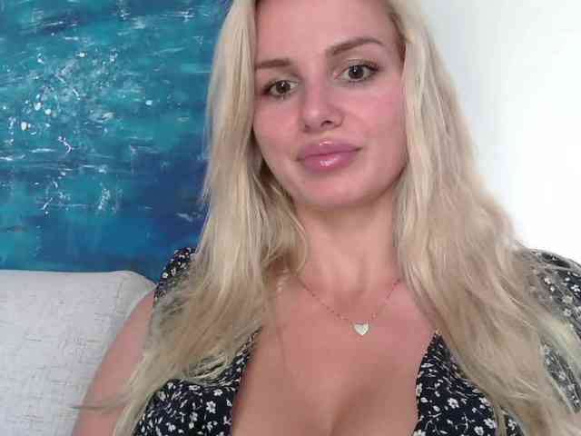CorneliaSweet webcam