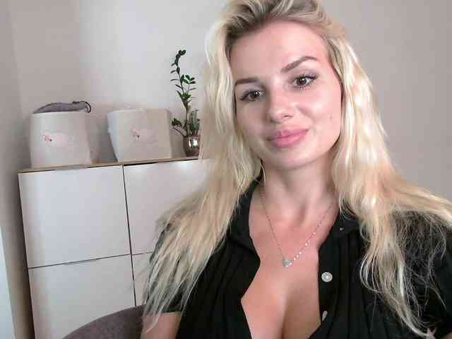 CorneliaSweet webcam