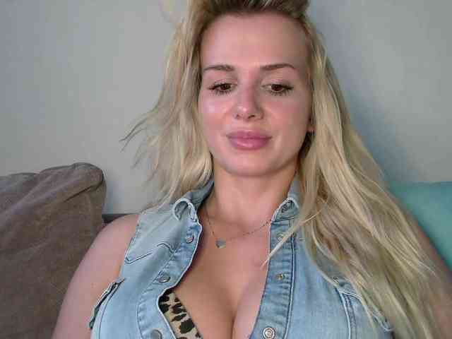 CorneliaSweet webcam