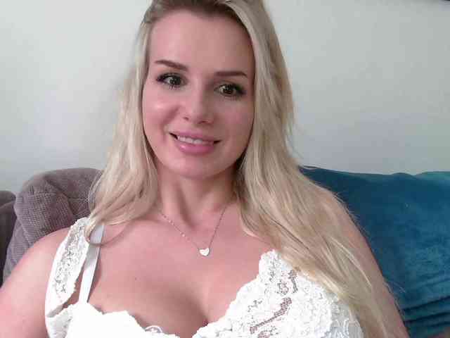 CorneliaSweet webcam