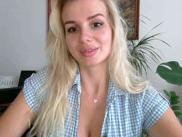 CorneliaSweet webcam