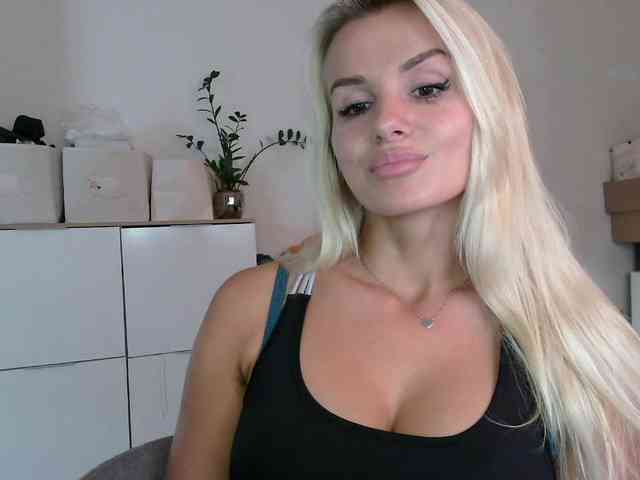 CorneliaSweet webcam