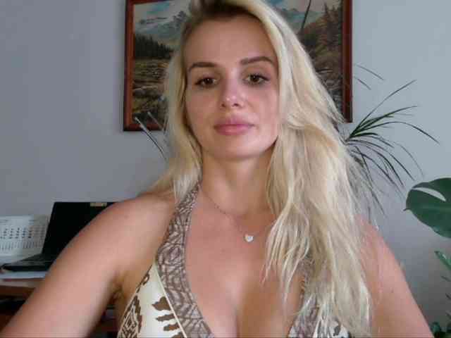 CorneliaSweet webcam