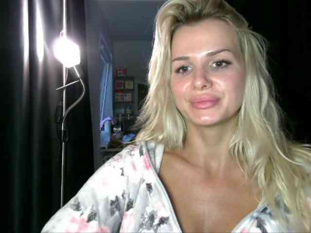 CorneliaSweet webcam