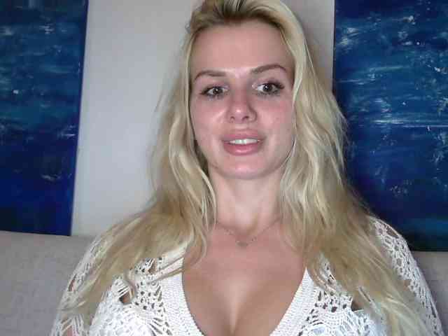 CorneliaSweet webcam