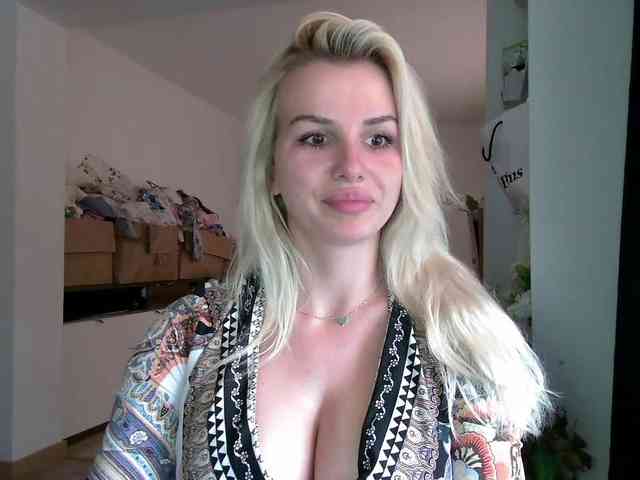 CorneliaSweet webcam