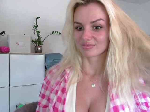 CorneliaSweet webcam