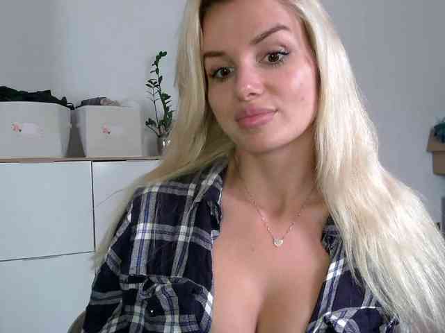 CorneliaSweet webcam