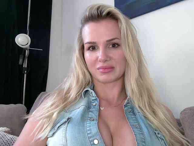 CorneliaSweet webcam