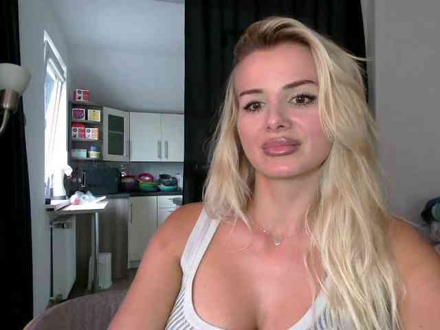 CorneliaSweet webcam