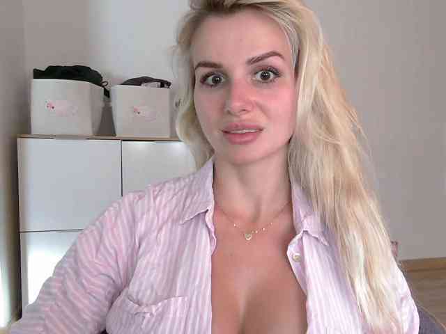 CorneliaSweet webcam