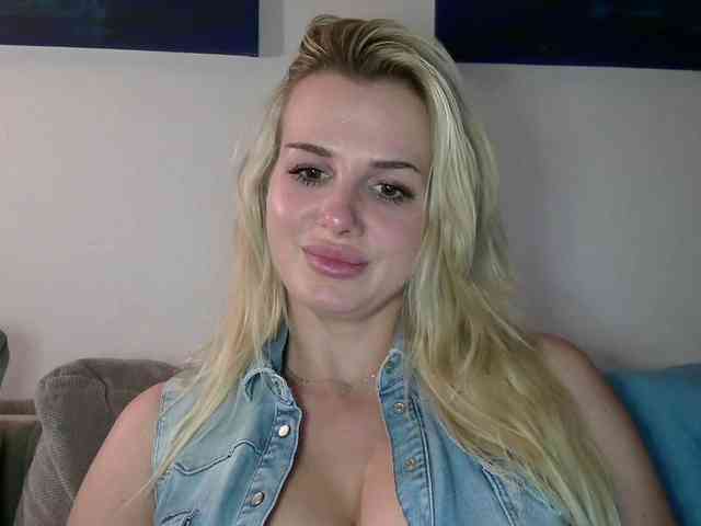 CorneliaSweet webcam