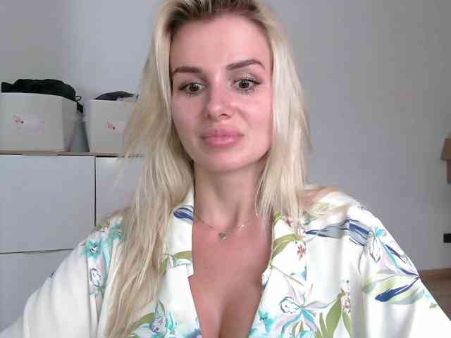 CorneliaSweet webcam