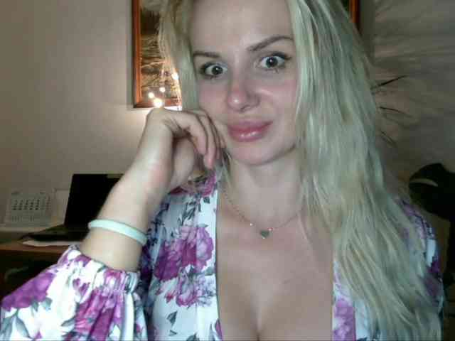 CorneliaSweet Live Webcam on BongaCams