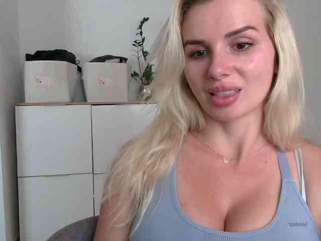 CorneliaSweet webcam