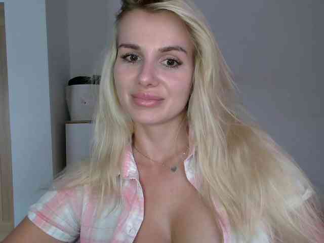 CorneliaSweet webcam