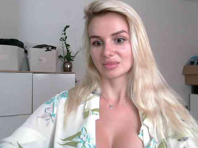 CorneliaSweet webcam