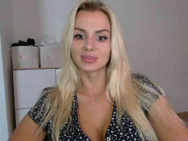 CorneliaSweet webcam