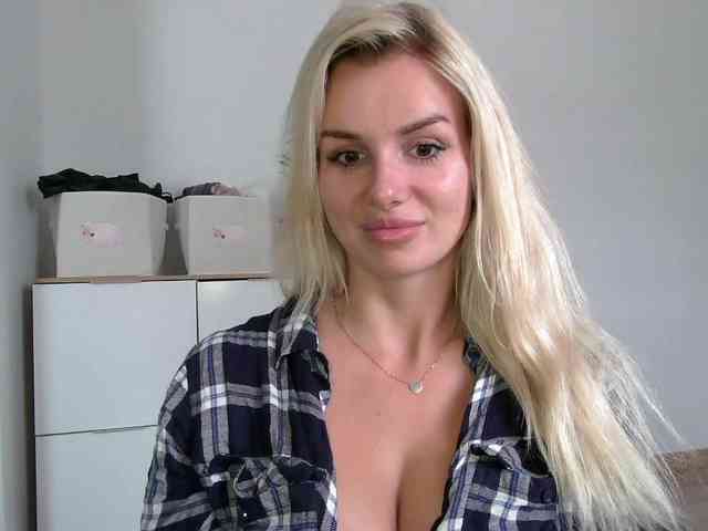 CorneliaSweet webcam