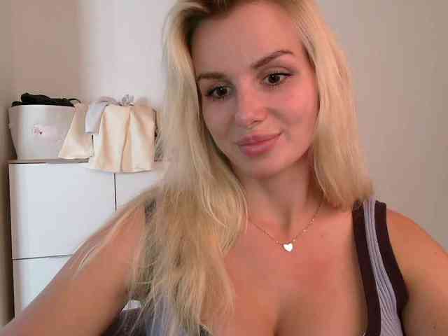 CorneliaSweet webcam
