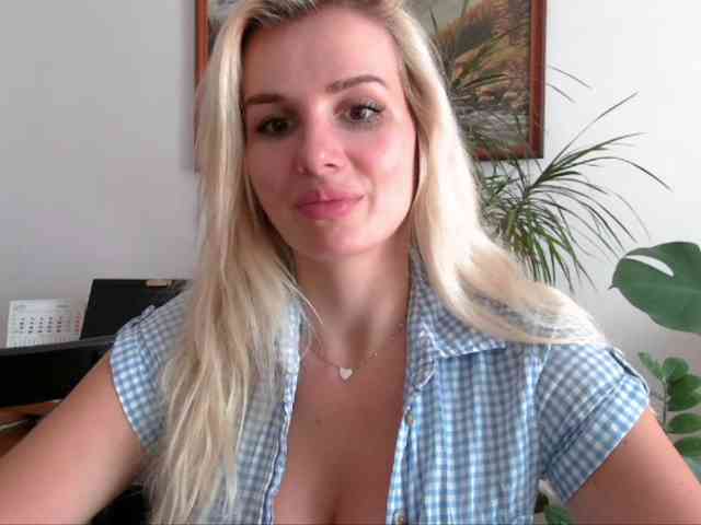 CorneliaSweet webcam