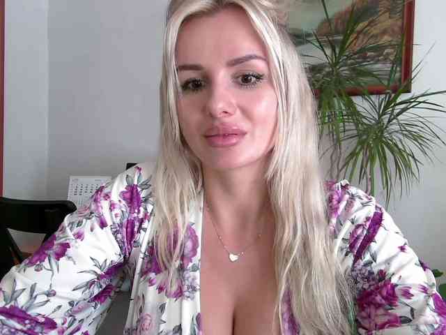 CorneliaSweet webcam