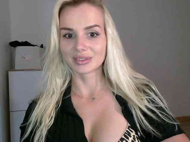 CorneliaSweet webcam