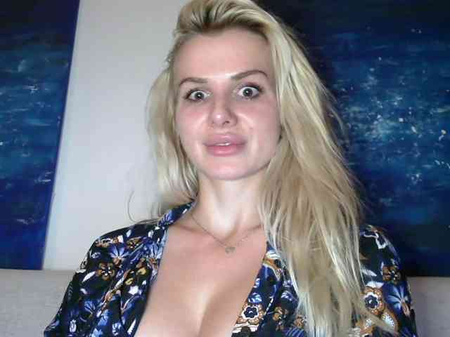 CorneliaSweet webcam
