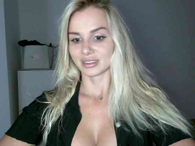 CorneliaSweet webcam