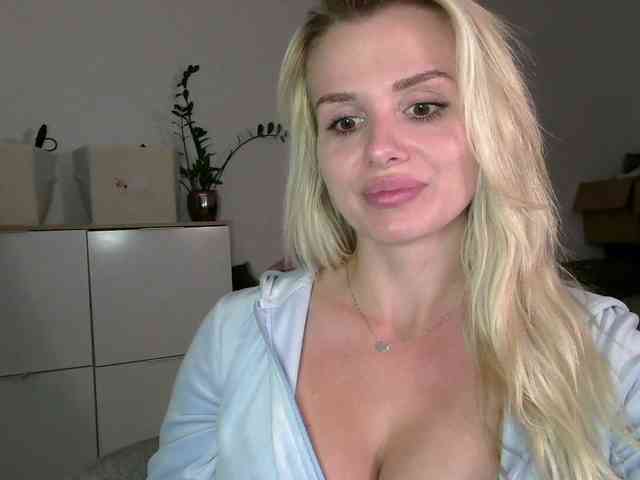 CorneliaSweet webcam