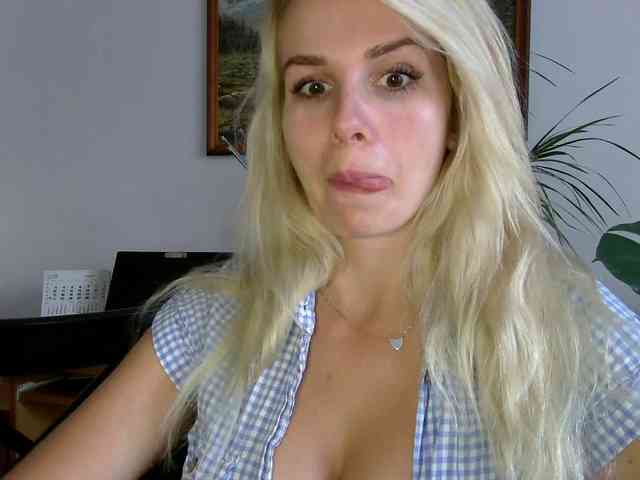 CorneliaSweet webcam