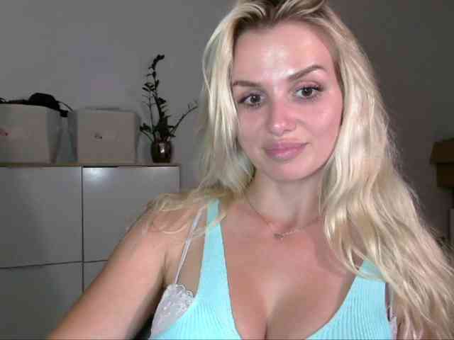 CorneliaSweet webcam