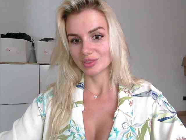 CorneliaSweet webcam