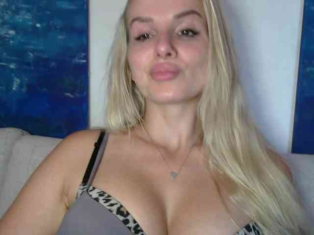 CorneliaSweet webcam