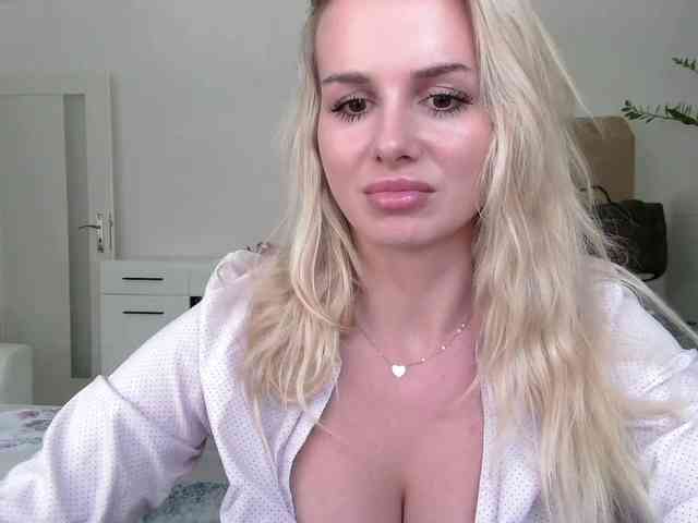 CorneliaSweet webcam