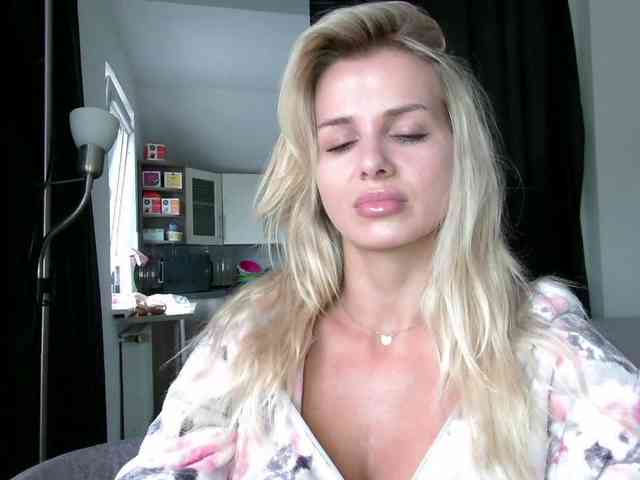 CorneliaSweet webcam