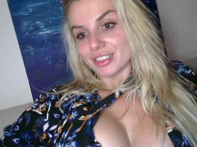 CorneliaSweet webcam