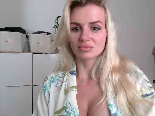 CorneliaSweet webcam