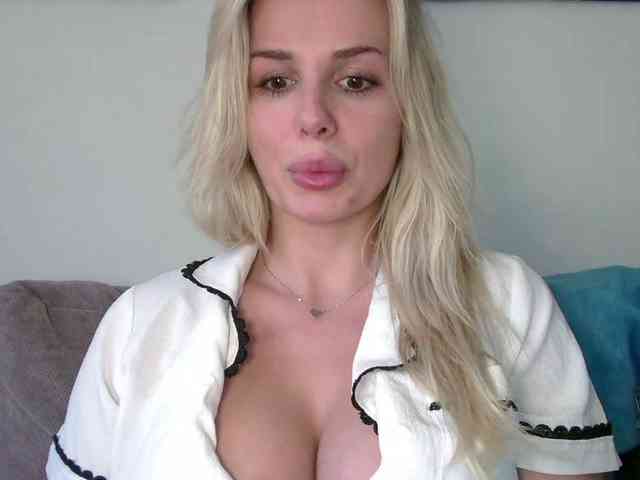 CorneliaSweet webcam